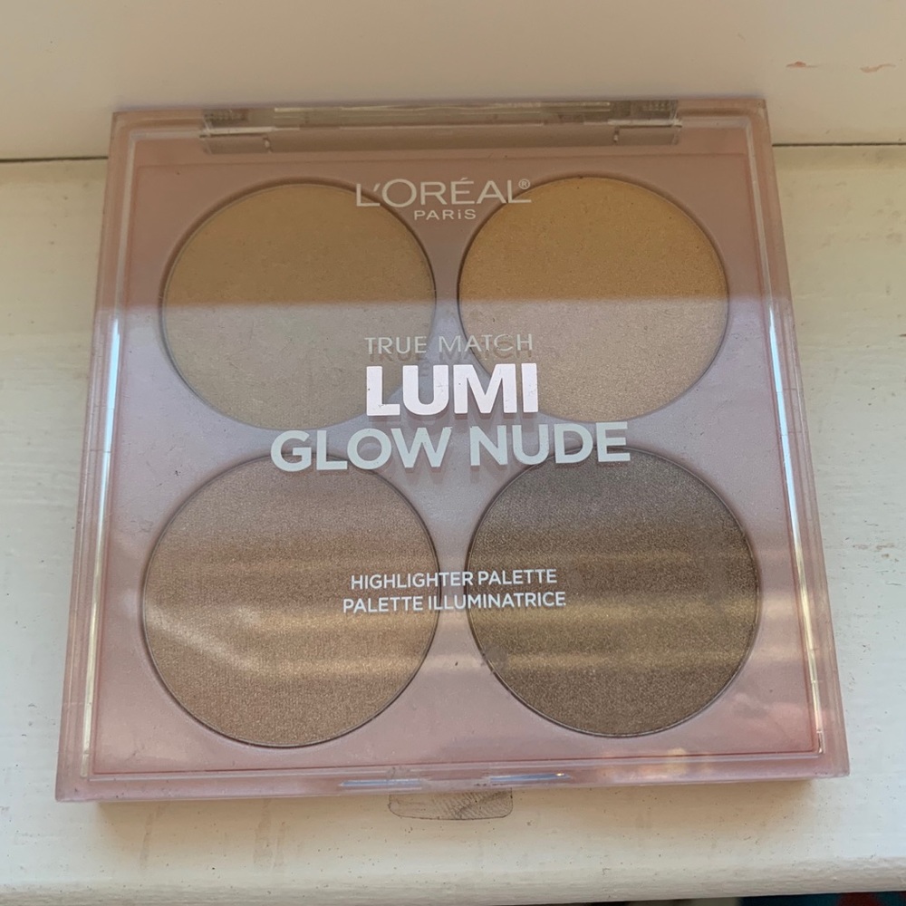 L’Oréal LUMI GLOW NUDE highlighter